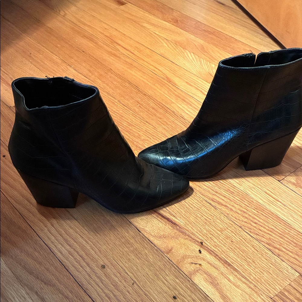 Dolce Vita Black Croc-Pattern Ankle Booties